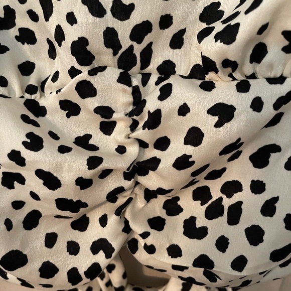 Rabbit Rose Dalmatian print cropped high neck open back blouse - Picture 3 of 11